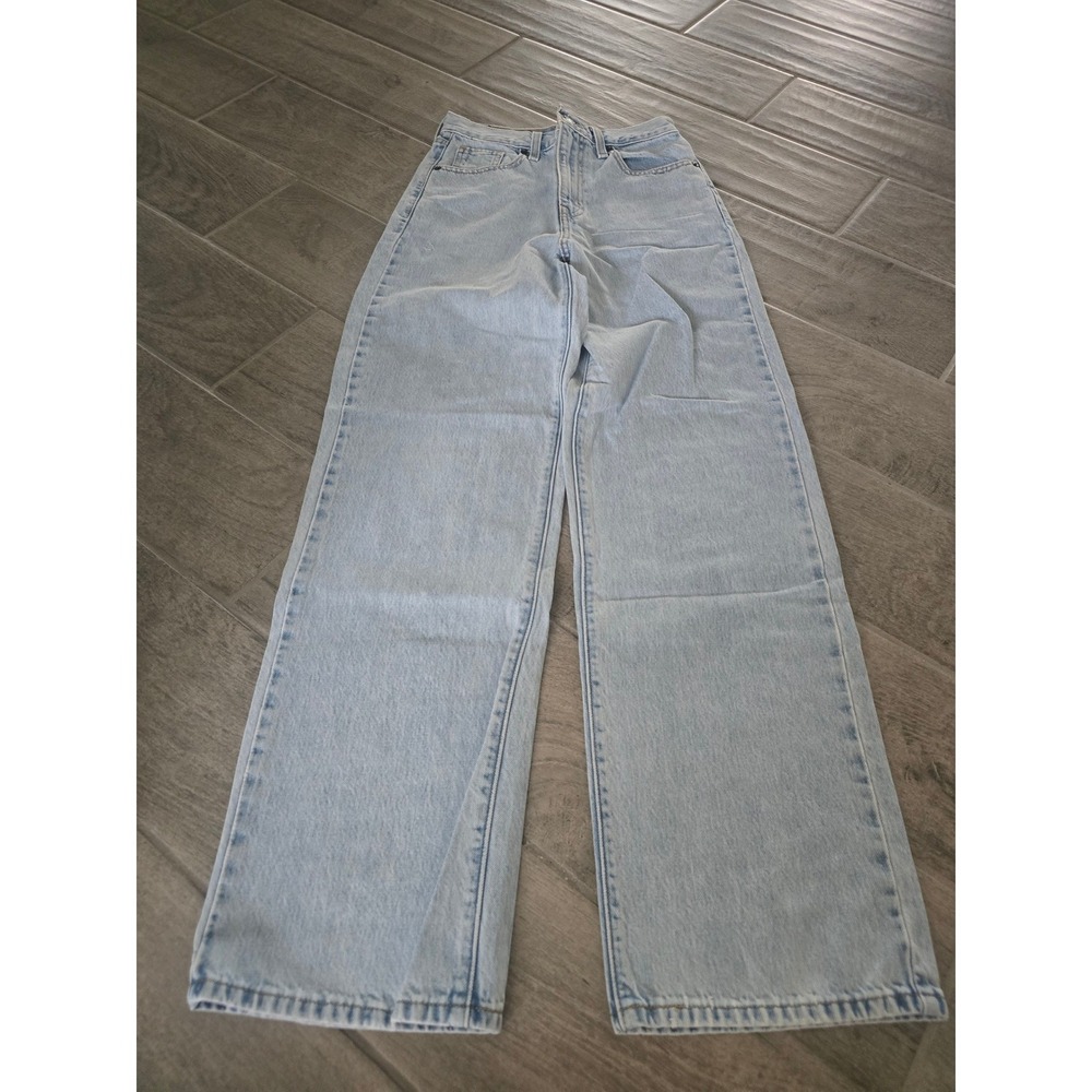 Levis High Waisted Straight Leg Jeans Light Wash Blue Denim Size 25 High Rise
